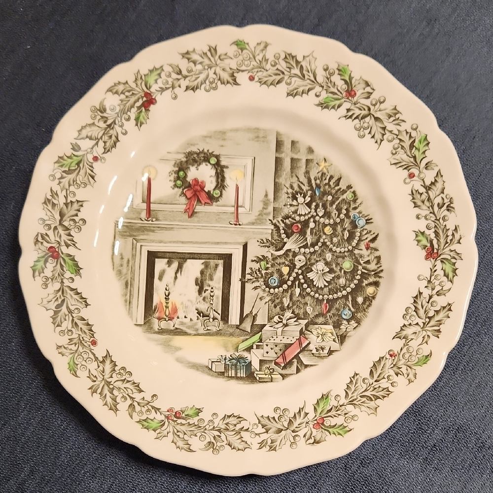 Vintage Johnson Brothers Merry Chrustmas Hand Engraveed Dinner Plate 10.5" Diam